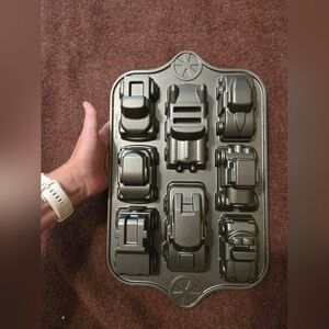 Nordic Ware Classic Cars 1.2liter 5 Cup Cake Mold